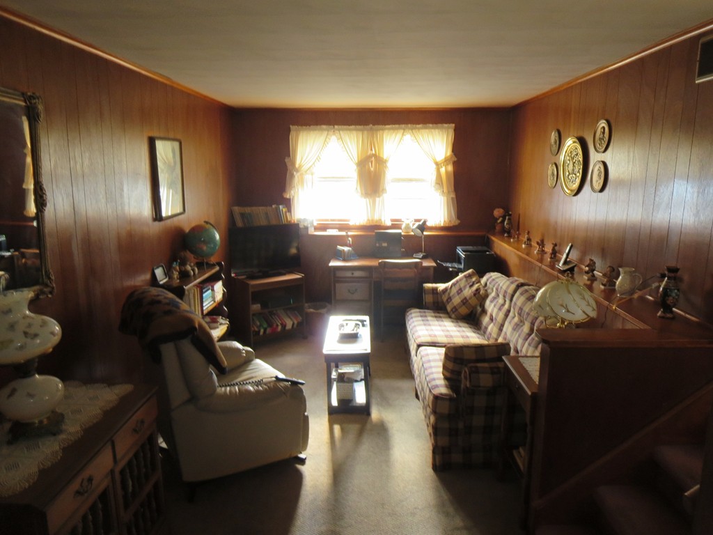 145 West Meadowview Road Holyoke, MA 01040 - Photo 12 of 17