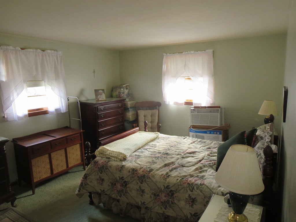 145 West Meadowview Road Holyoke, MA 01040 - Photo 9 of 17