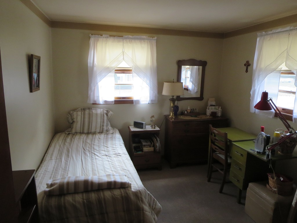 145 West Meadowview Road Holyoke, MA 01040 - Photo 10 of 17