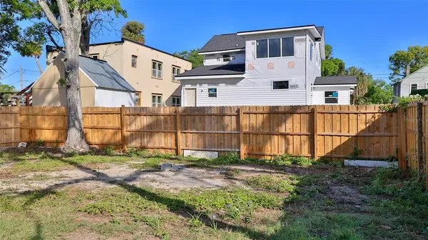 $2,150 | 326 Hobart Avenue, Daytona Beach, FL 32114