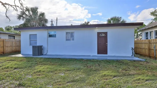 $2,150 | 326 Hobart Avenue, Daytona Beach, FL 32114