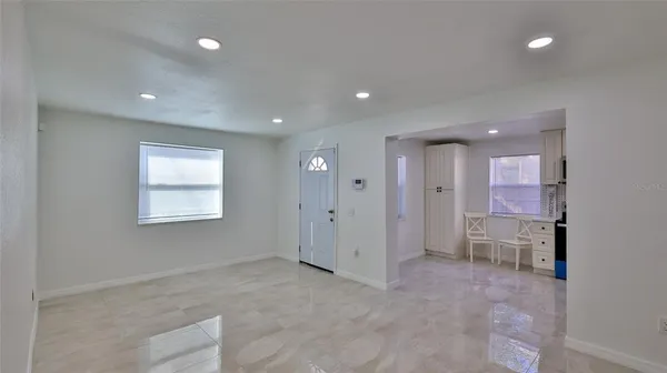 $2,150 | 326 Hobart Avenue, Daytona Beach, FL 32114