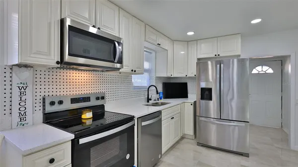 $2,150 | 326 Hobart Avenue, Daytona Beach, FL 32114