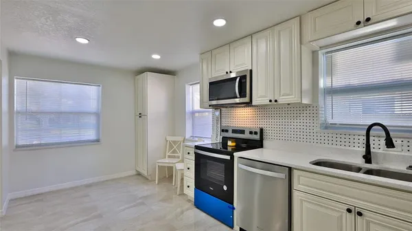 $2,150 | 326 Hobart Avenue, Daytona Beach, FL 32114