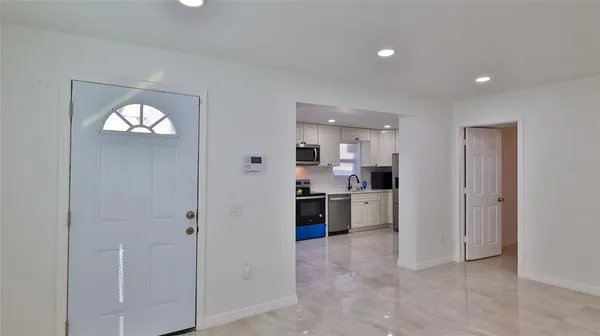 $2,150 | 326 Hobart Avenue, Daytona Beach, FL 32114