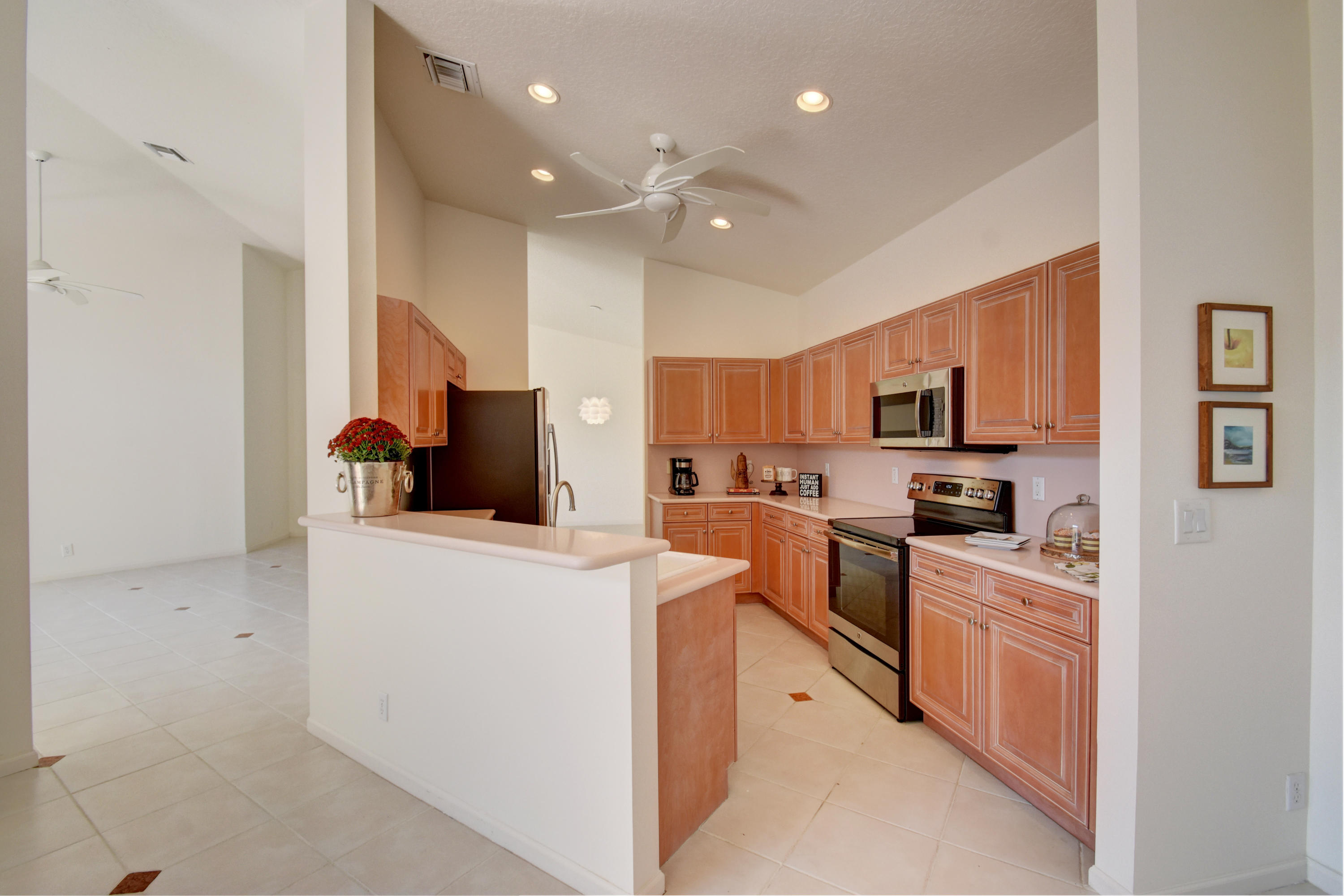 7201 Northwest Turtle Walk Boca Raton, FL 33487 - Photo 11 of 39 Breakfast bar