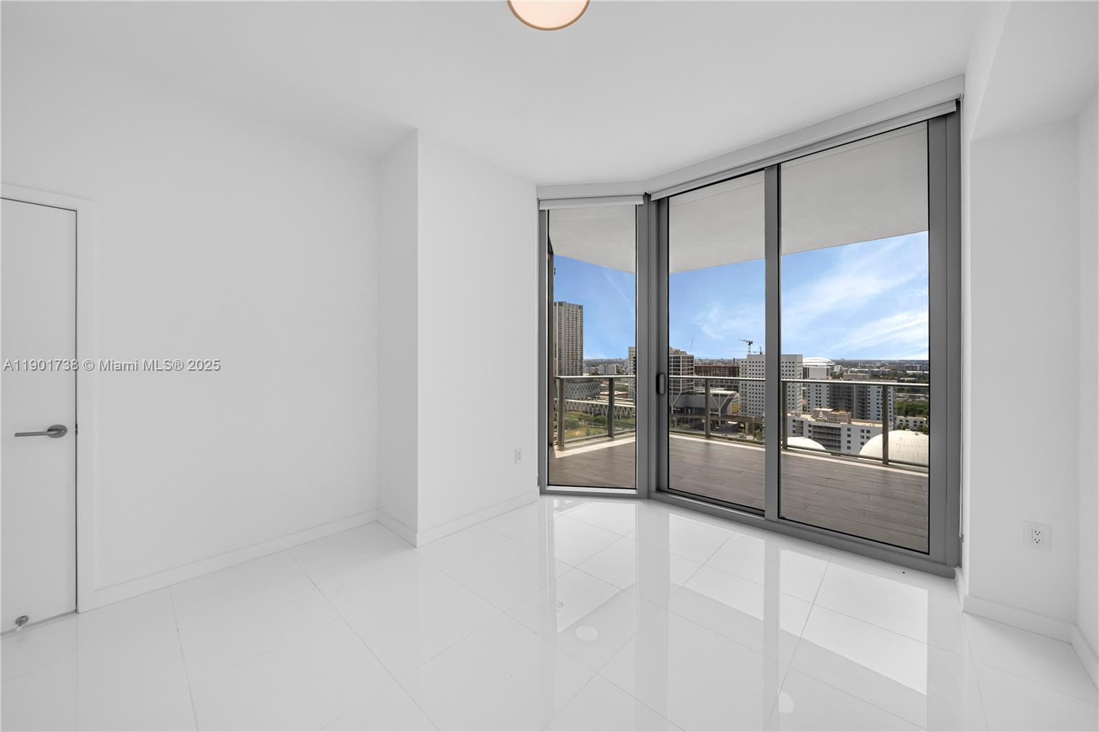 851 Northeast 1st Avenue, Unit 2106 Miami, FL 33132 - Photo 12 of 52