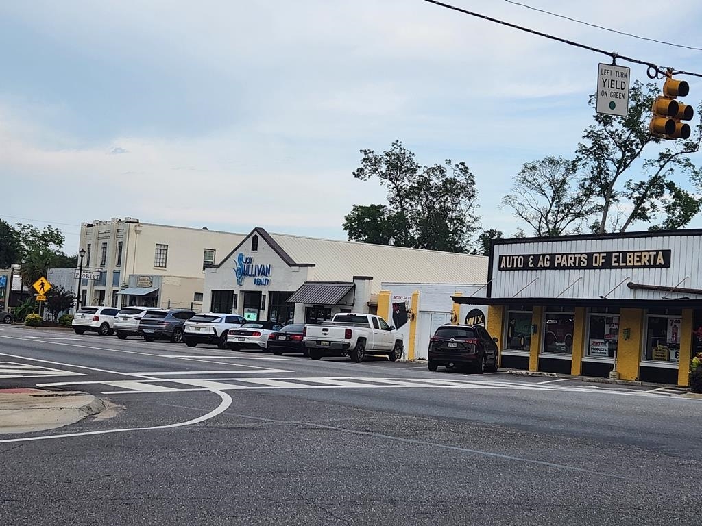 25028 Lavinia Avenue Elberta, AL 36530 - Photo 14 of 14 Banks Boutiques Cafe's Hwy 98 Downtown