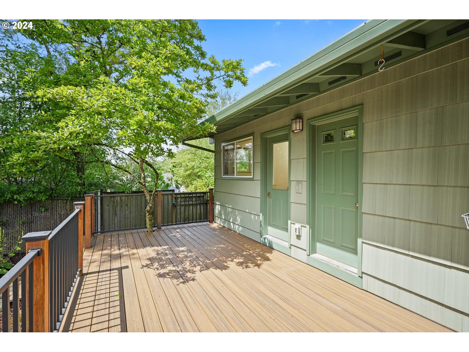 6711 Southwest Taylors Ferry Road Portland, OR 97223 - Photo 33 of 44 Deck