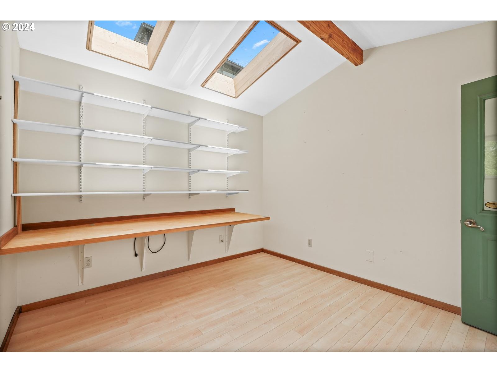 6711 Southwest Taylors Ferry Road Portland, OR 97223 - Photo 36 of 44 Studio