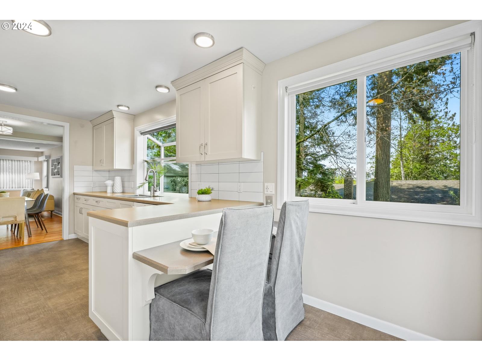 6711 Southwest Taylors Ferry Road Portland, OR 97223 - Photo 10 of 44 Kitchen