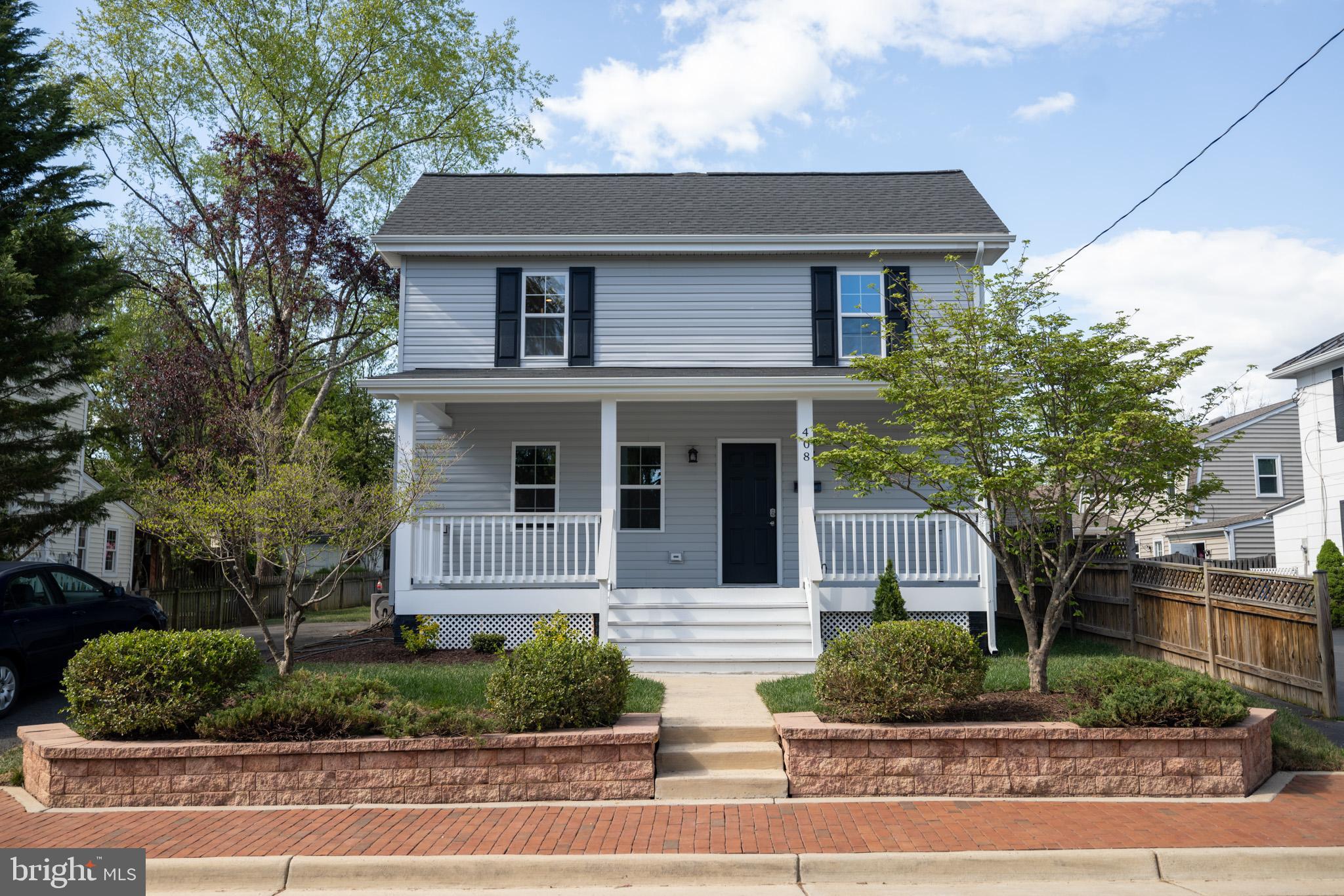408 Blue Ridge Avenue Northeast Leesburg, VA 20176 - Photo 2 of 17