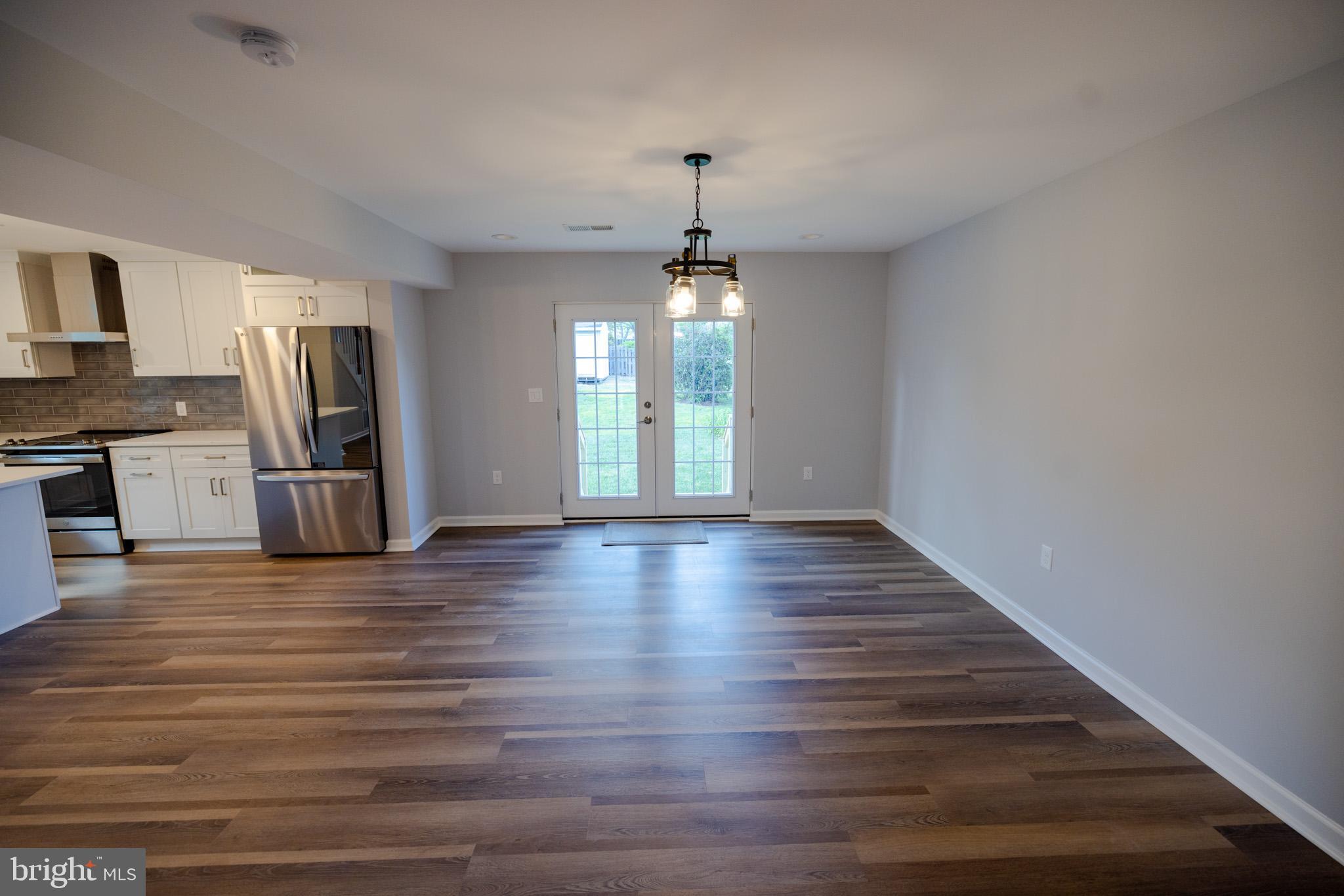 408 Blue Ridge Avenue Northeast Leesburg, VA 20176 - Photo 5 of 17 Dining room