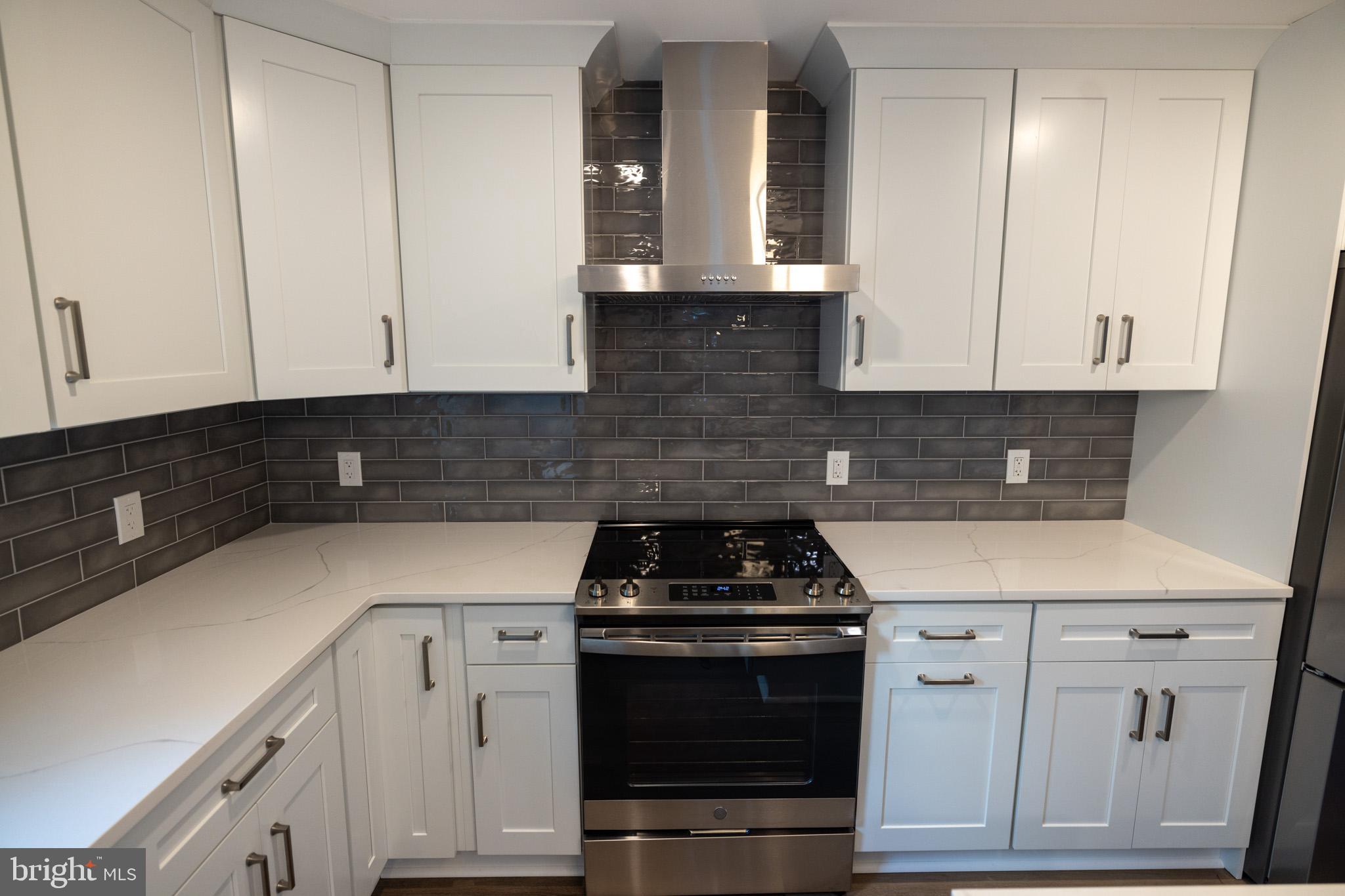 408 Blue Ridge Avenue Northeast Leesburg, VA 20176 - Photo 7 of 17 Kitchen