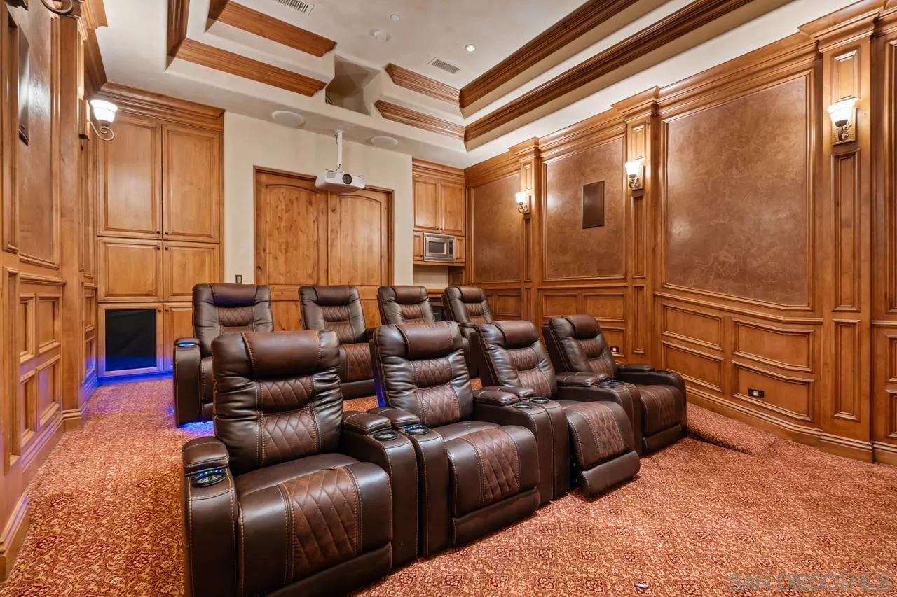 19612 Rangeland Road Ramona, CA 92065 - Photo 25 of 65 a living room with furniture