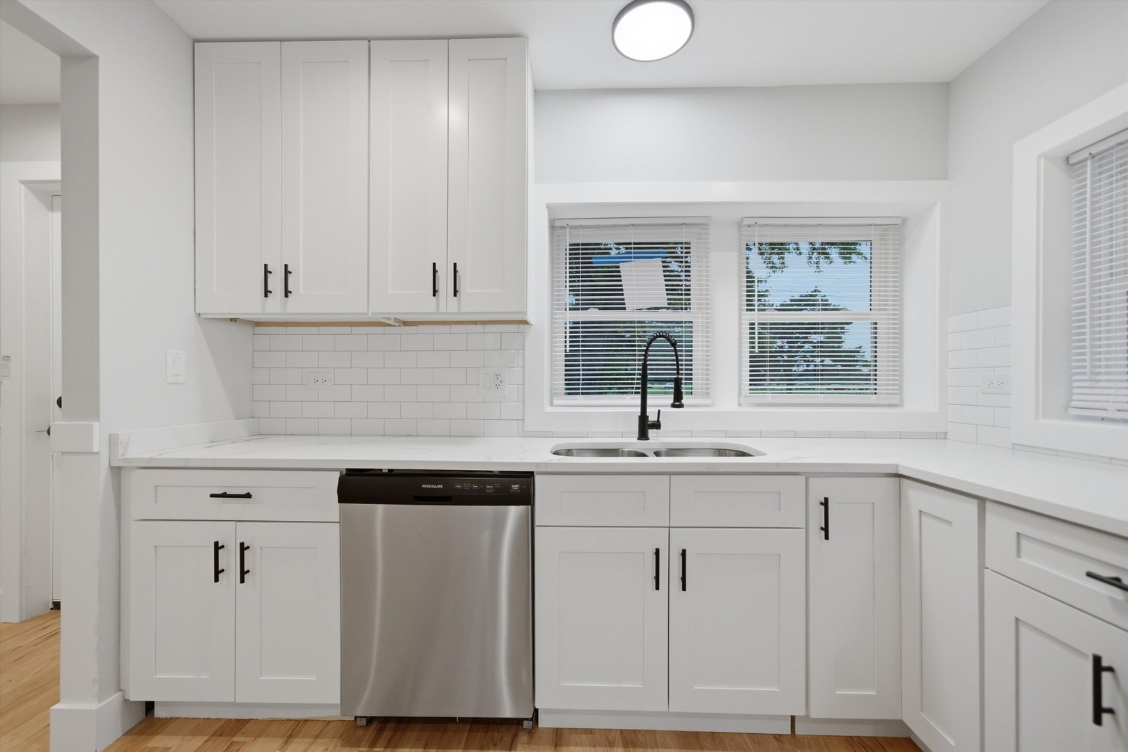 1327 South Wolf Road Hillside, IL 60162 - Photo 6 of 26 Gallery Image 6