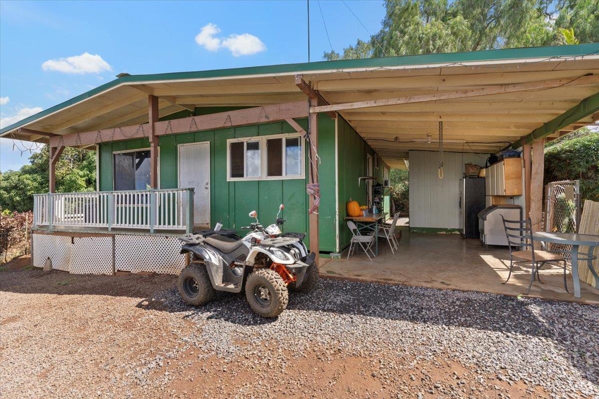 248 Piliwale Road Kula, HI 96790 - Photo 16 of 22 a view of a car garage