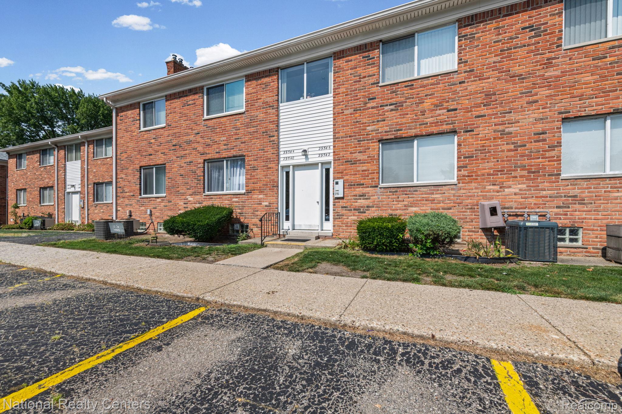 29546 Hoover Road Warren, MI 48093 - Photo 28 of 29 1-web-or-mls-29546-hoover-rd.jpg