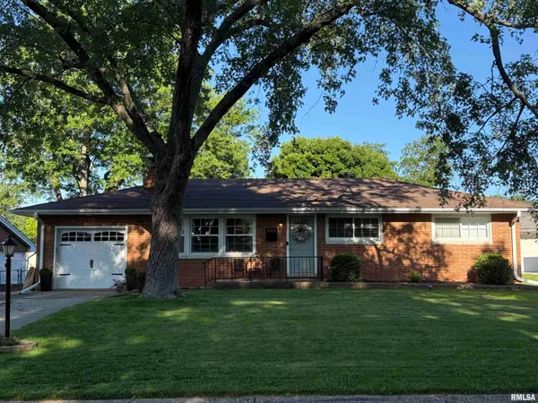 $170,000 | 4927 North Bevalon Place, Peoria, IL 61614