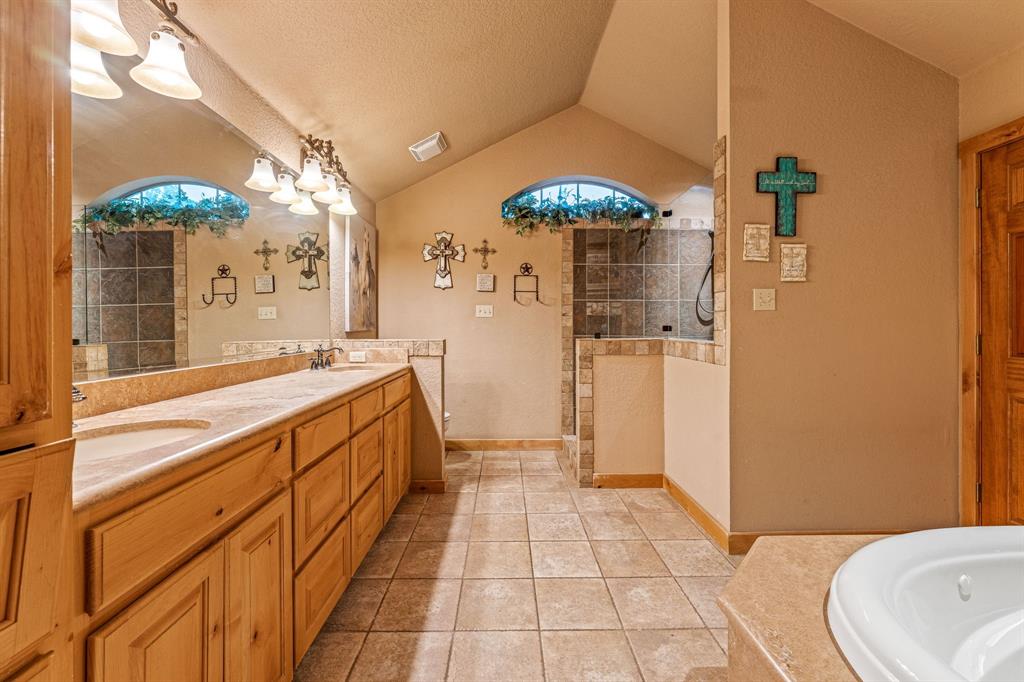 475 Magic Valley Bluff Dale, TX 76433 - Photo 16 of 40