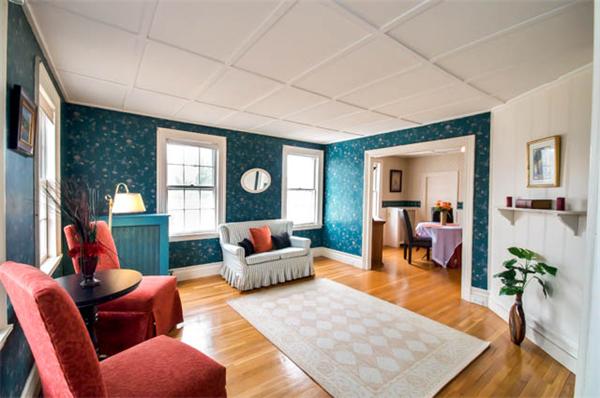 4 County Road Reading, MA 01867 - Photo 2 of 28 Gallery Image 2