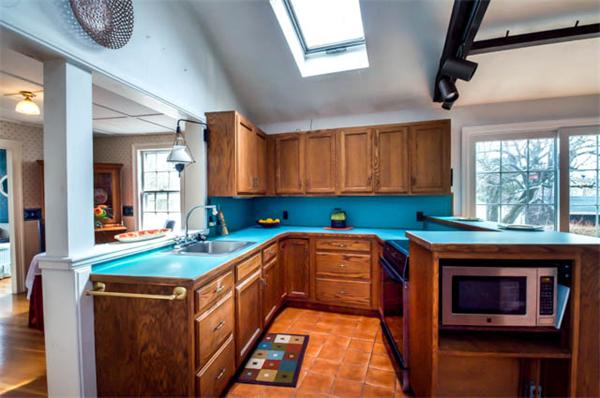 4 County Road Reading, MA 01867 - Photo 7 of 28 Gallery Image 7