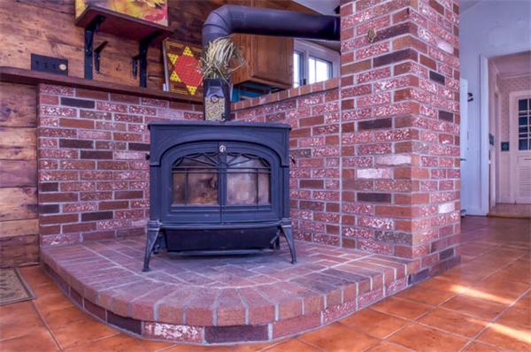 4 County Road Reading, MA 01867 - Photo 10 of 28 Gallery Image 10