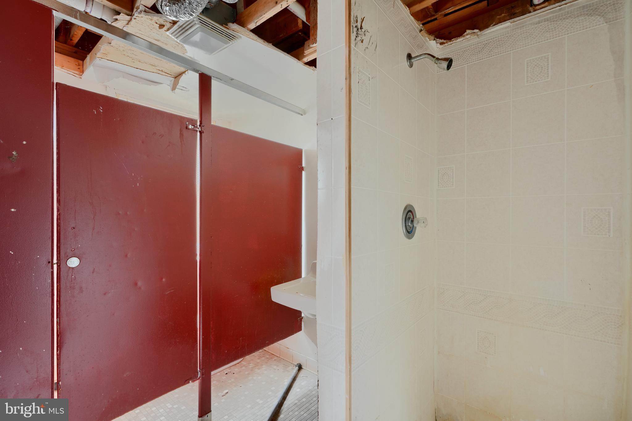 116 Callender Street Baltimore, MD 21201 - Photo 25 of 47 a bathroom with a shower