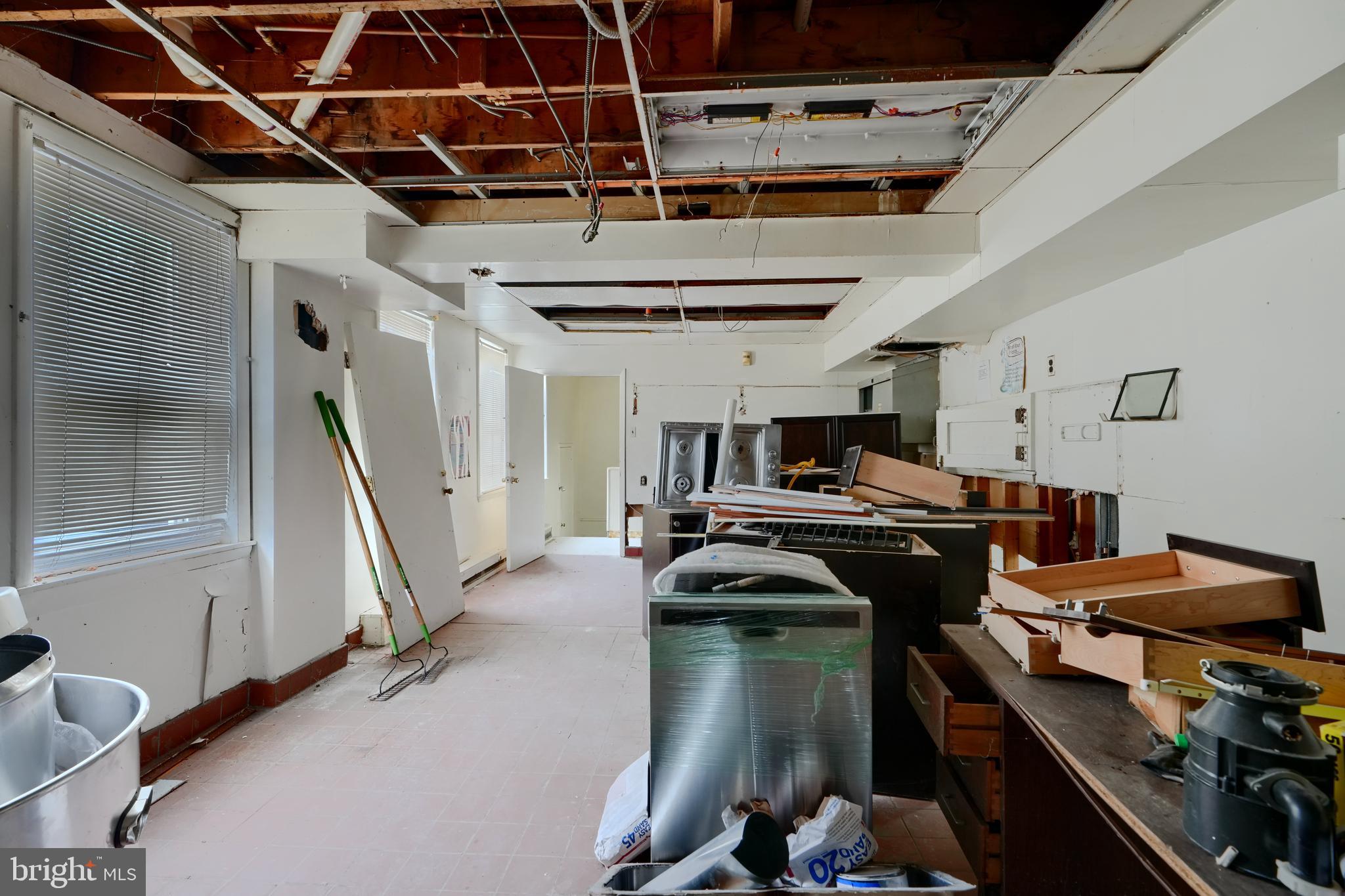 116 Callender Street Baltimore, MD 21201 - Photo 6 of 47 a living room with furniture pool table and chairs