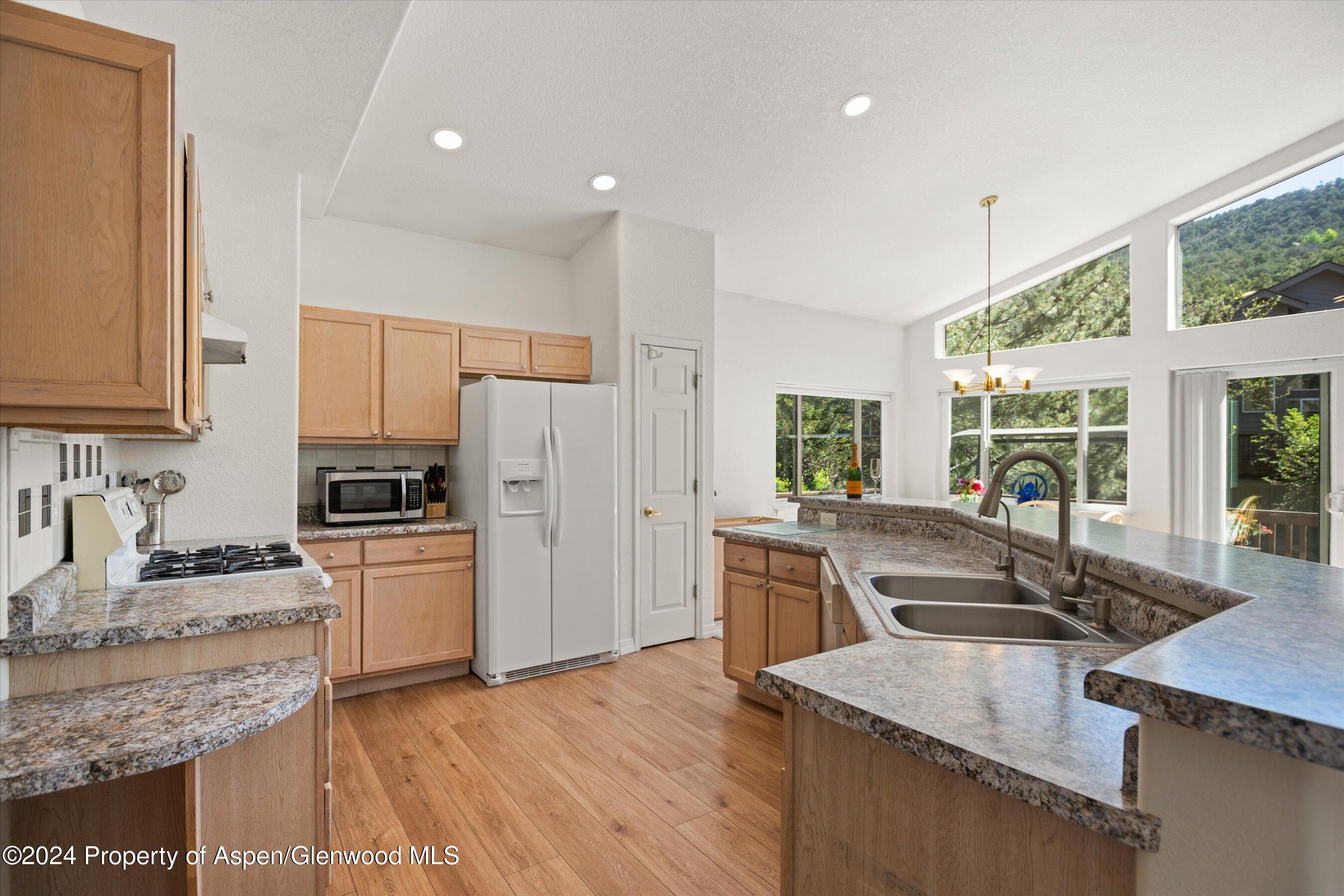 20 Pine Ridge Road Basalt, CO 81621 - Photo 11 of 33 Kitchen