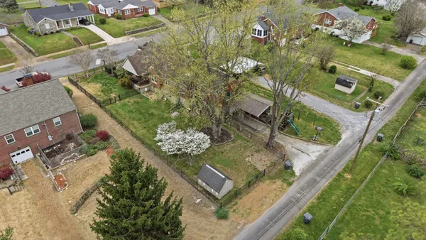 $330,000 | 505 4th Avenue, Fayetteville, TN 37334