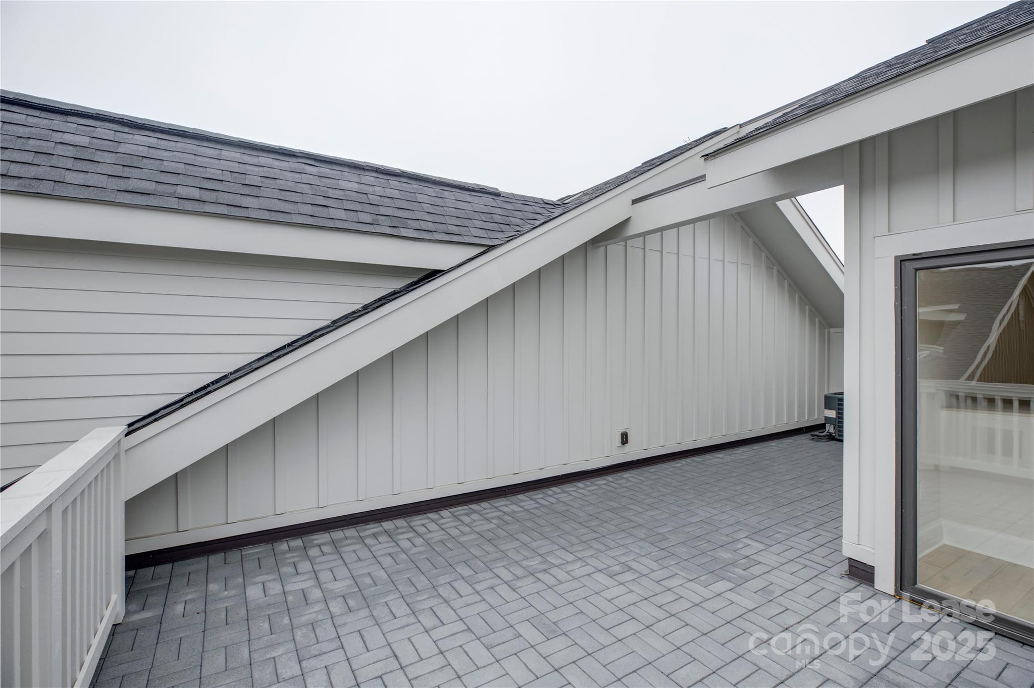 3015 Pinehurst Place Charlotte, NC 28209 - Photo 24 of 31 a view of a big room