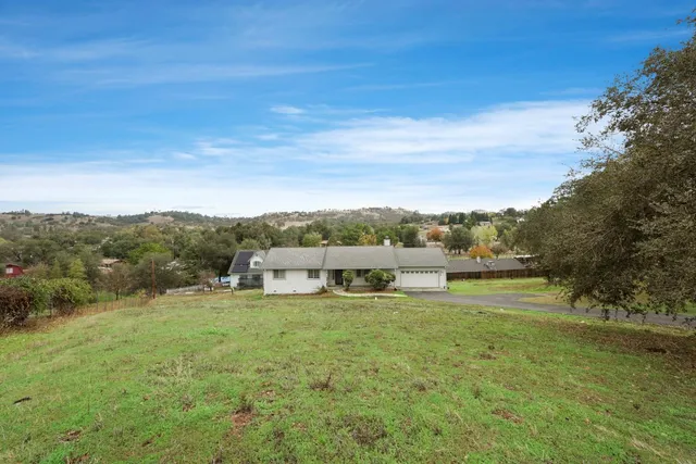 a view of a lake with houses