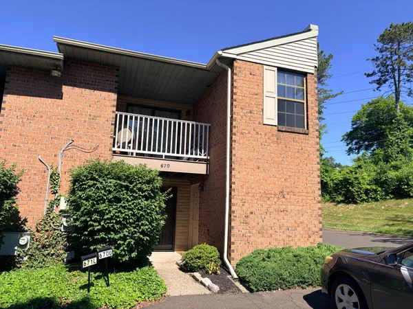 $2,000 | 671 Sparrow Lane, Unit I1, Langhorne, PA 19047