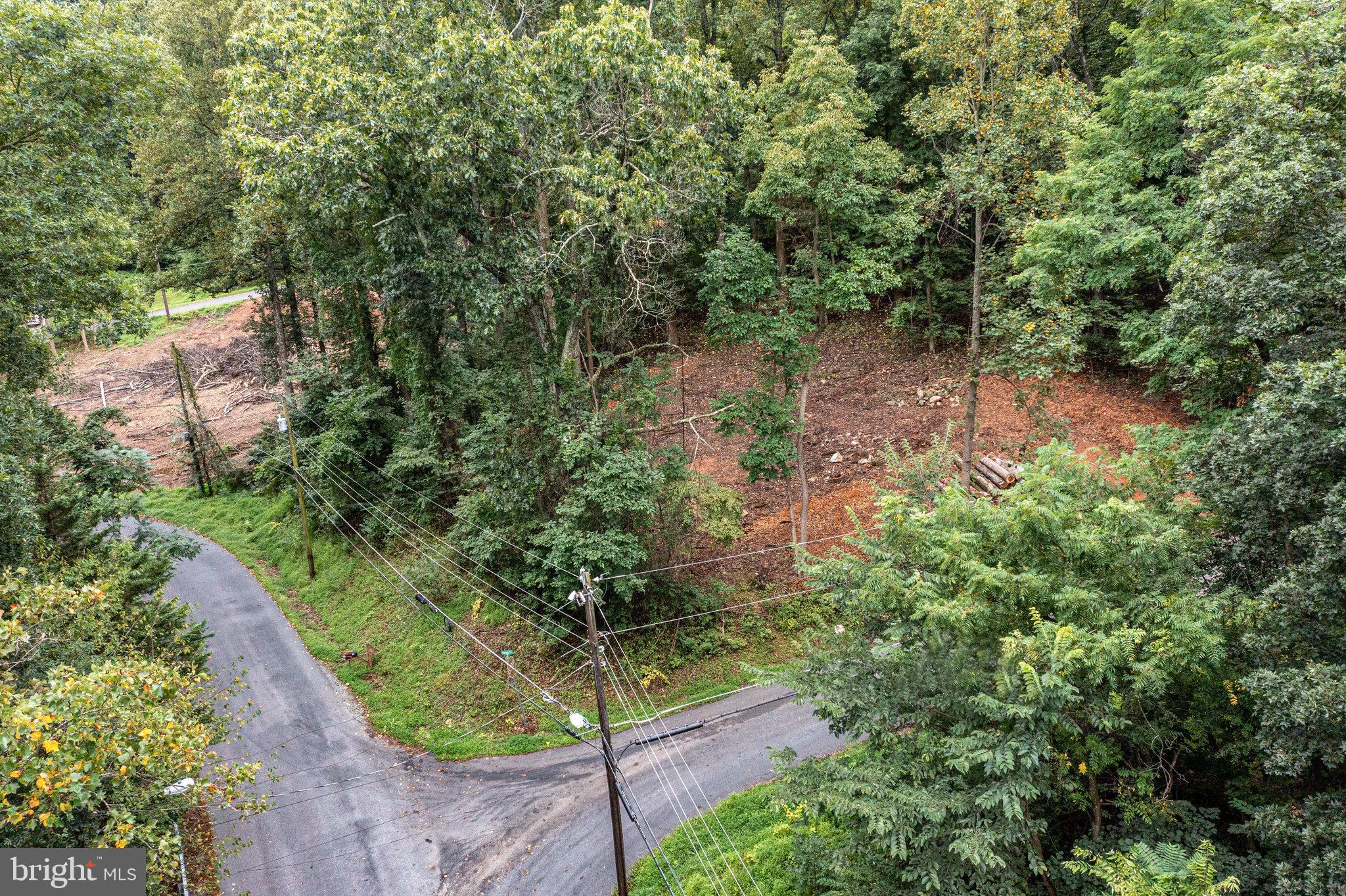 28 Swallow Trail Fairfield, PA 17320 - Photo 3 of 20 an aerial view of a house with a yard