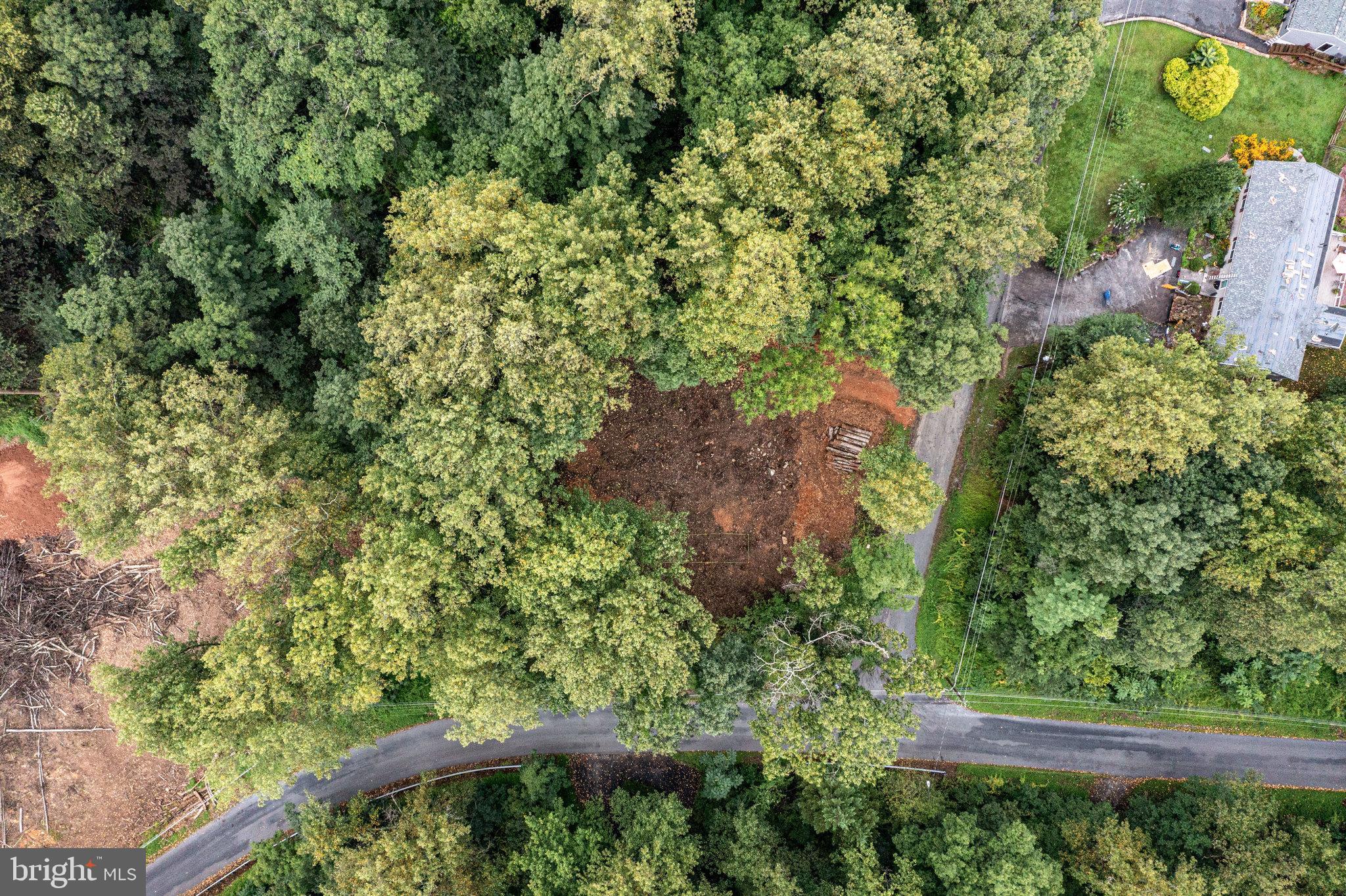 28 Swallow Trail Fairfield, PA 17320 - Photo 4 of 20 a view of a yard in front of house