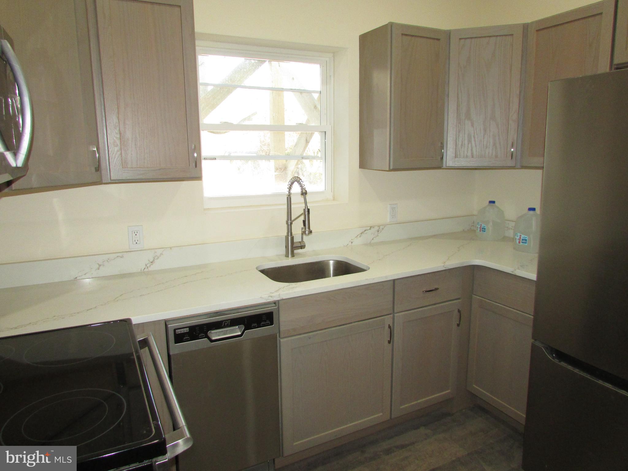 20 Pine Street Beverly, NJ 08010 - Photo 5 of 14