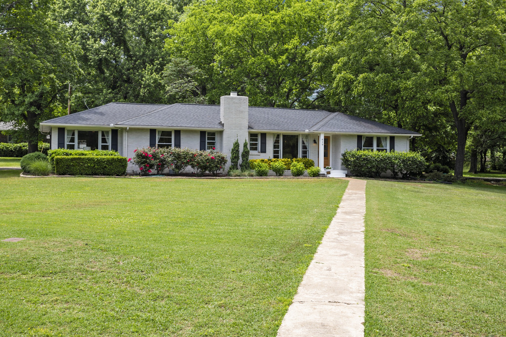 619 Hogan Road Nashville, TN 37220 - Photo 2 of 29 Gallery Image 2