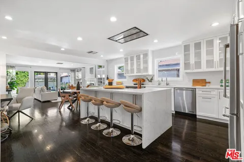 $1,595,000 | 4460 Stansbury Avenue, Sherman Oaks, CA 91423