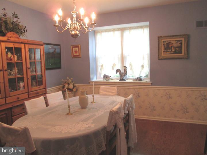 79 Signal Hill Road Holland, PA 18966 - Photo 11 of 25 Dining Room