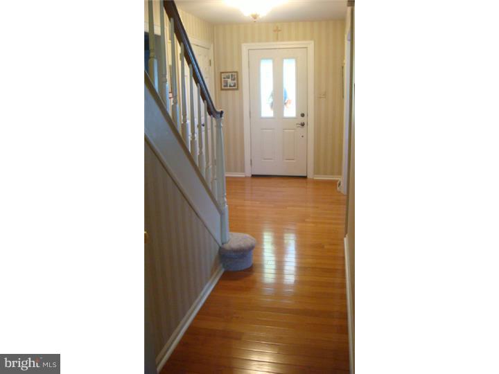 79 Signal Hill Road Holland, PA 18966 - Photo 9 of 25 Foyer