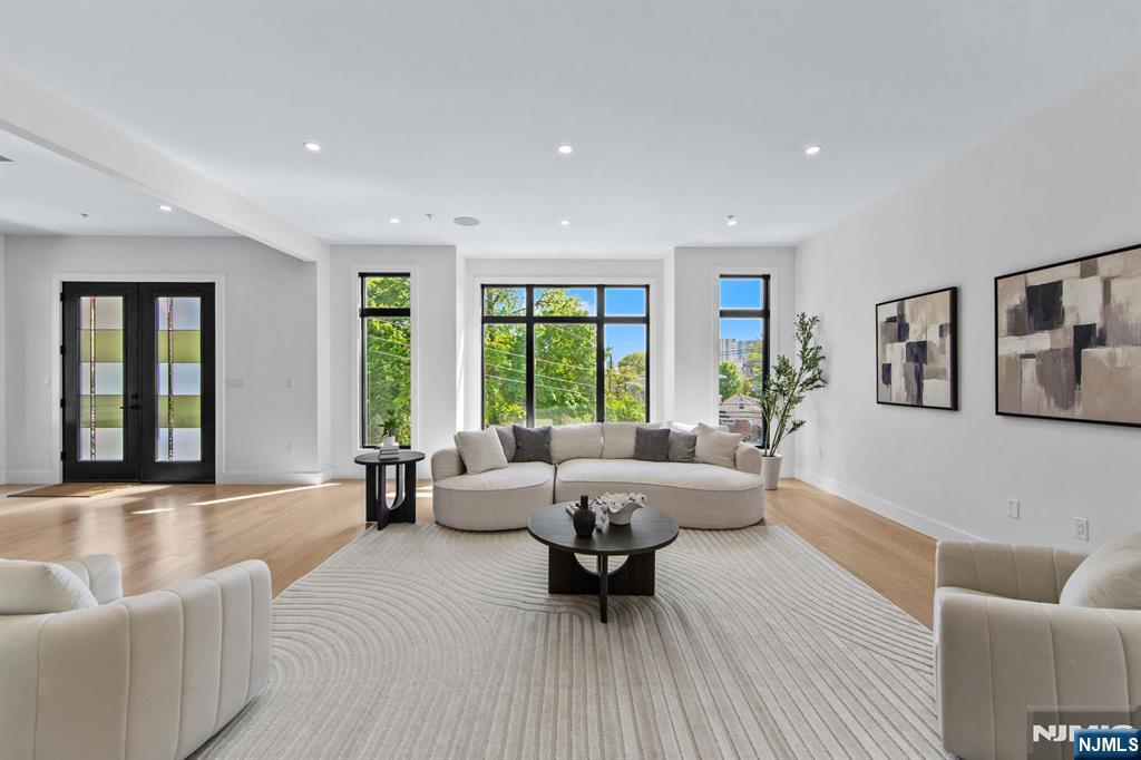 61 Edgewater Road Cliffside Park, NJ 07010 - Photo 17 of 49