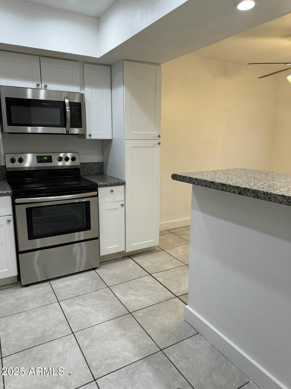 18202 Cave Creek Road, Unit 256 Phoenix, AZ 85032 - Photo 3 of 14 Kitchen
