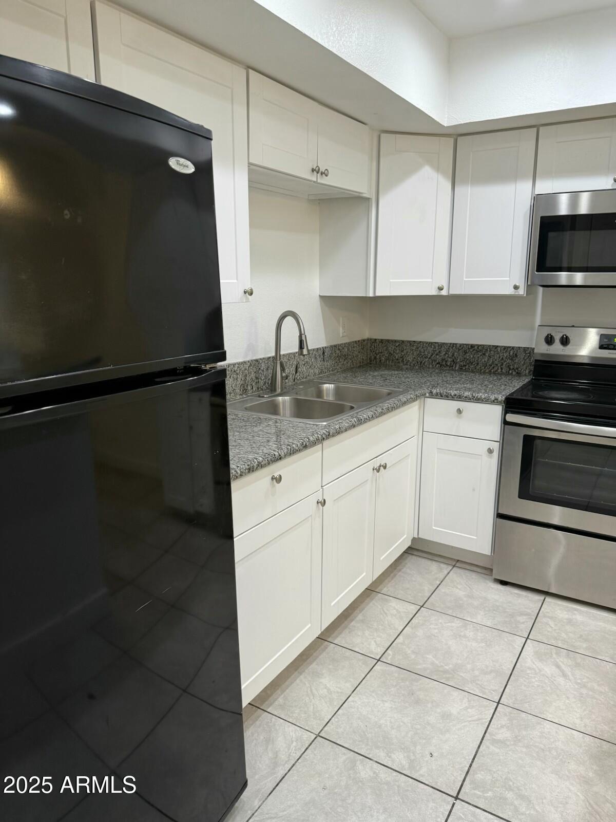 18202 Cave Creek Road, Unit 256 Phoenix, AZ 85032 - Photo 4 of 14 Kitchen