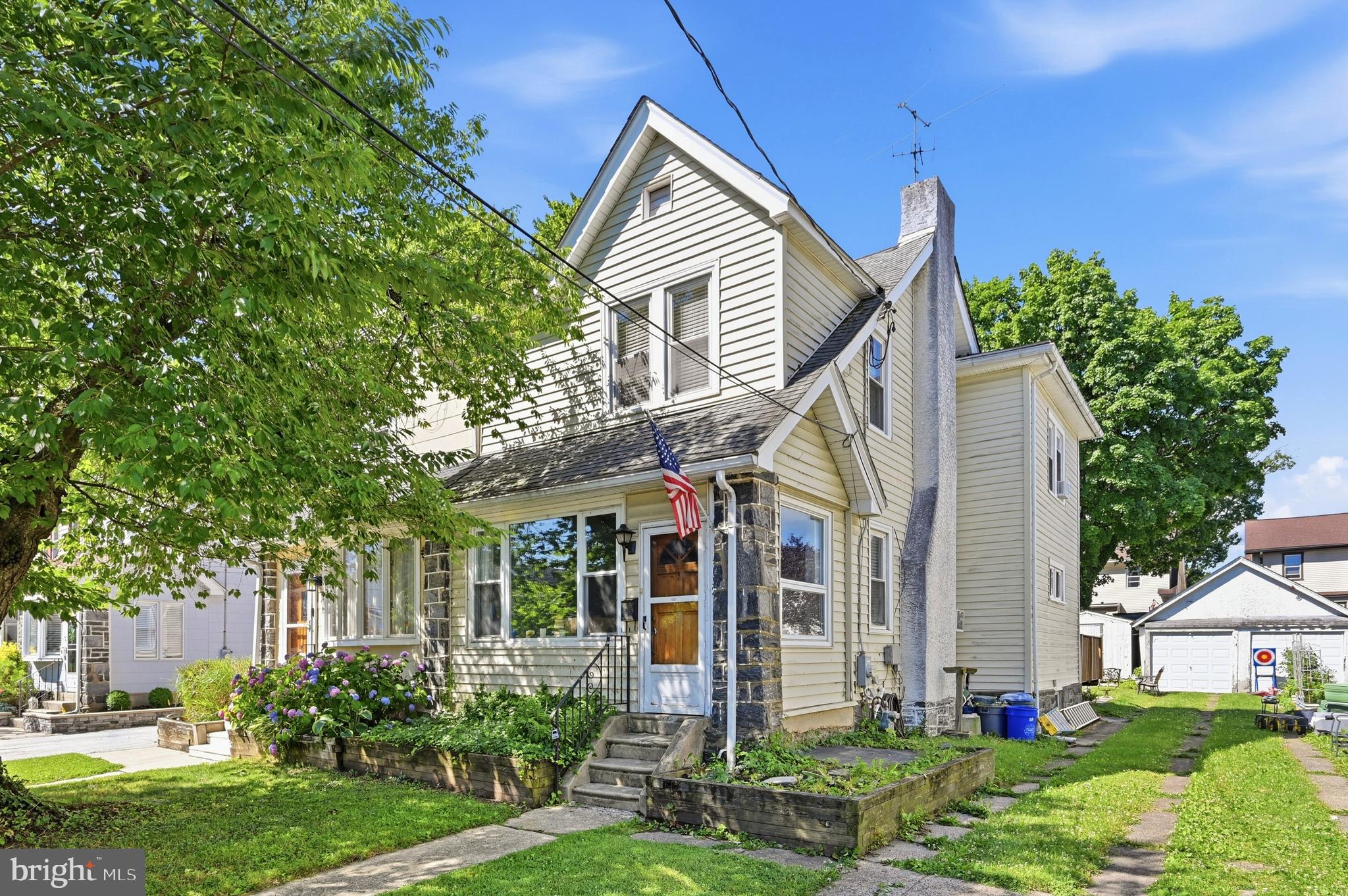 152 Shelbourne Road Havertown, PA 19083 - Photo 1 of 24