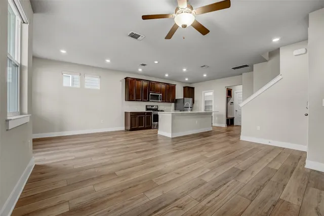 $2,400 | 7509 Grand Linden Way, Unit 87, Austin, TX 78744