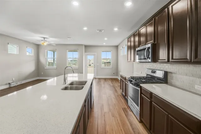 $2,400 | 7509 Grand Linden Way, Unit 87, Austin, TX 78744