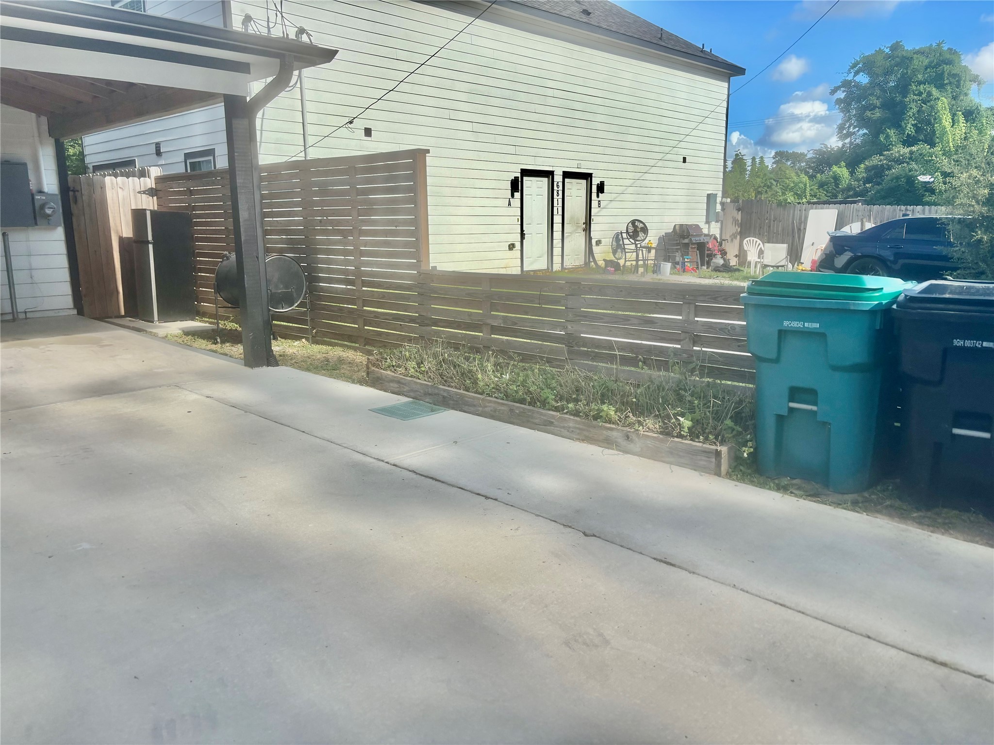 6809 Glass Street Houston, TX 77016 - Photo 12 of 29 a backyard of a house