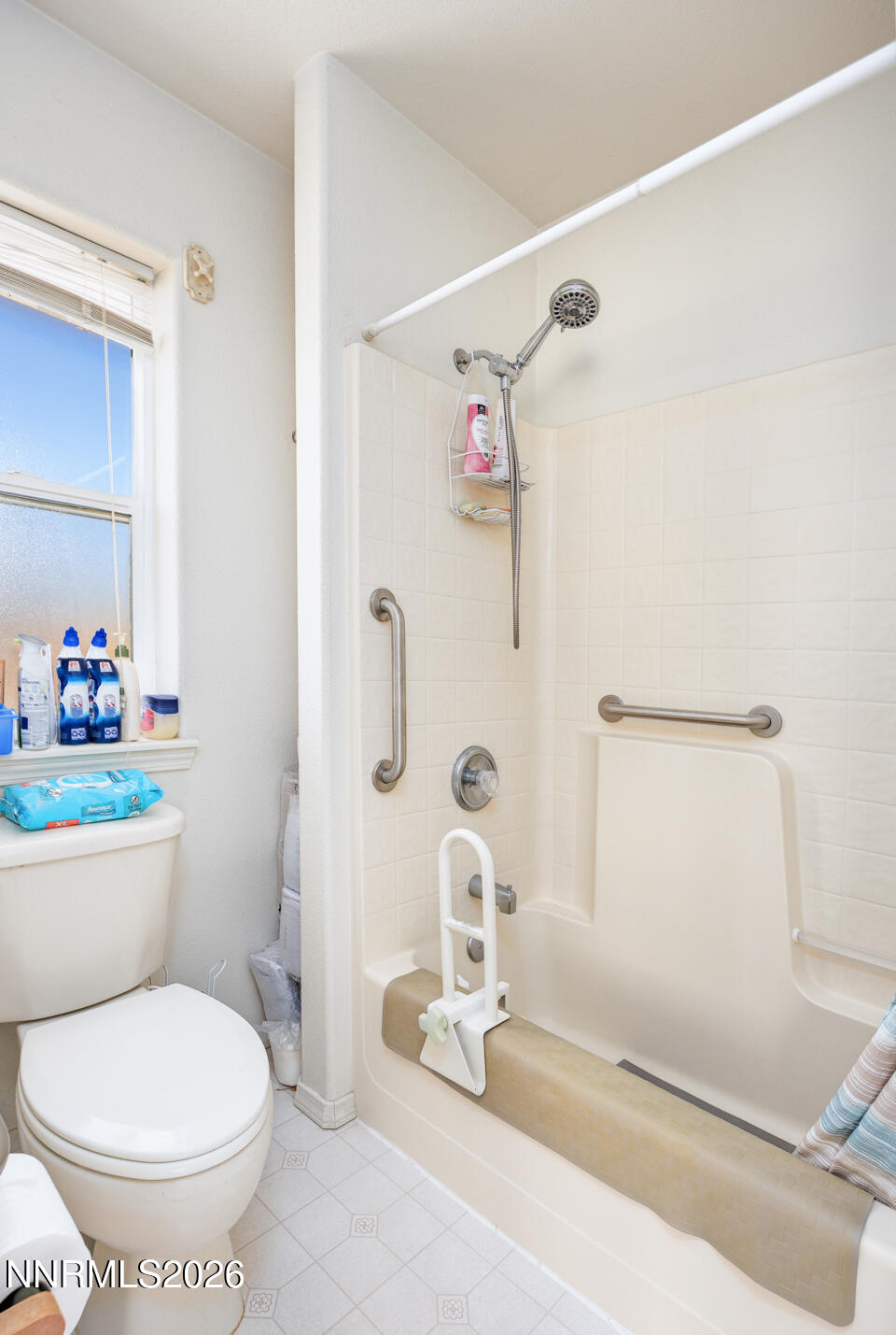 2100 Birch Lane Fallon, NV 89406 - Photo 15 of 27 a bathroom with a toilet and a shower