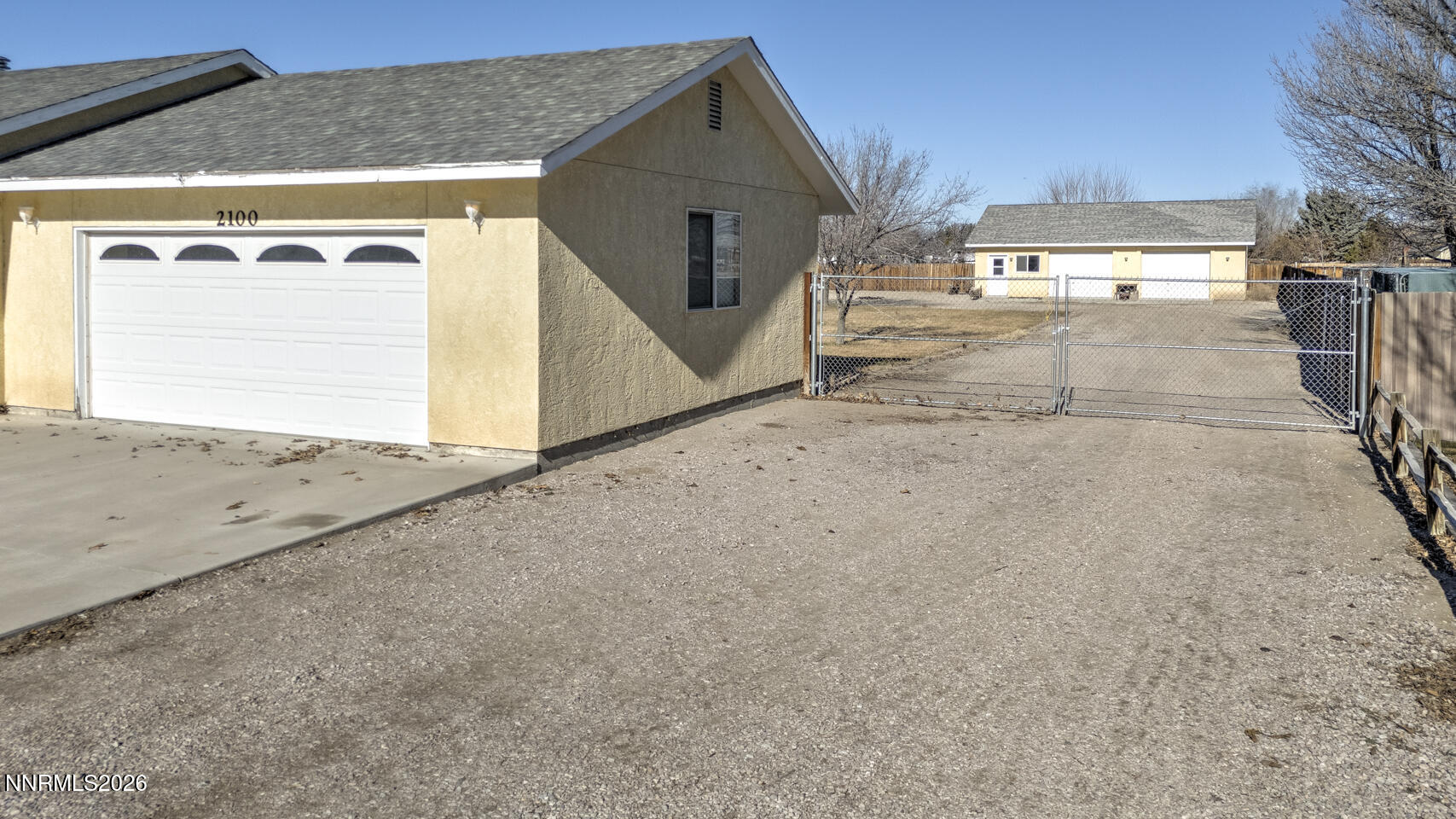 2100 Birch Lane Fallon, NV 89406 - Photo 19 of 27 a view of a garage